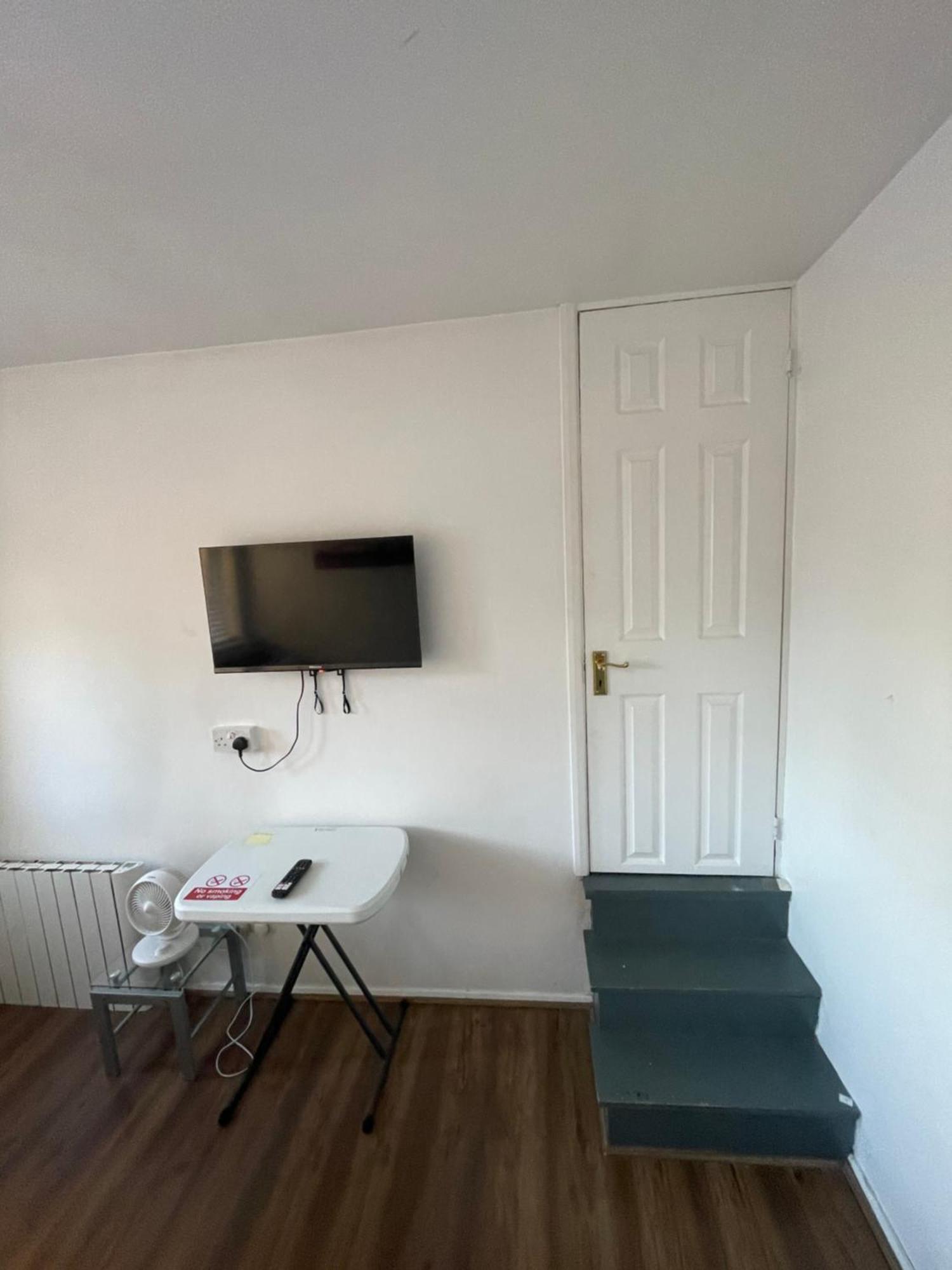 Fantastic Studio, Private Bathroom And Mini Kitchen. Thamesmead  Exteriér fotografie