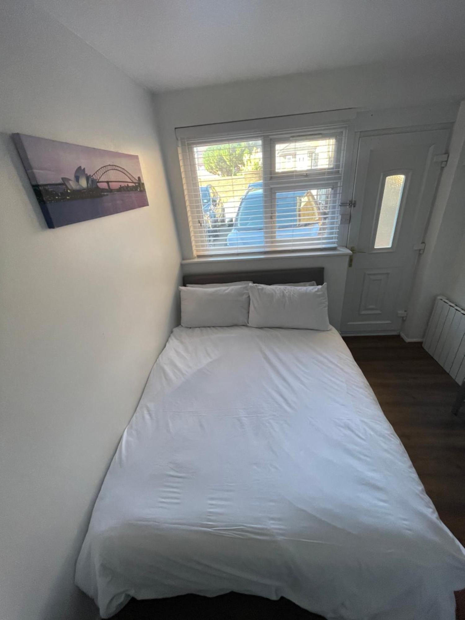 Fantastic Studio, Private Bathroom And Mini Kitchen. Thamesmead  Exteriér fotografie