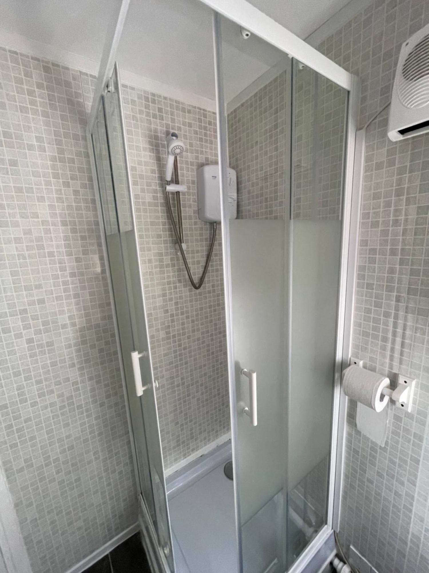 Fantastic Studio, Private Bathroom And Mini Kitchen. Thamesmead  Exteriér fotografie